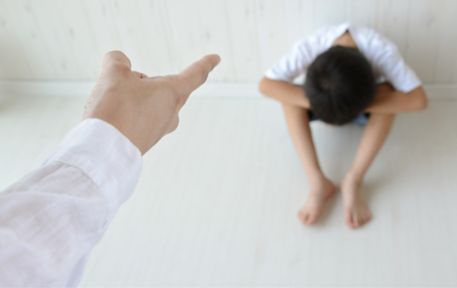 結婚が怖いと感じてしまう原因！毒親の特徴と子どもへの影響を解説